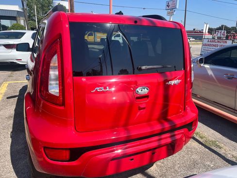 Used 2013 Kia Soul + image 5