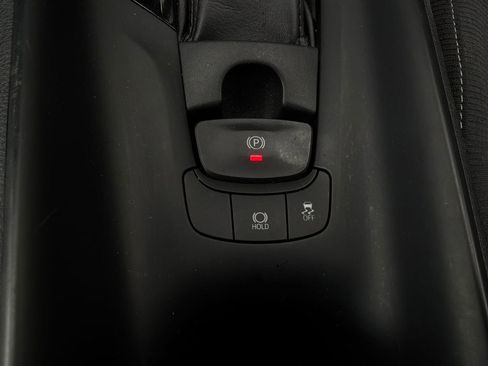 Used 2018 Toyota C-HR XLE FWD image 20