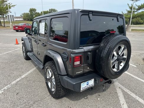 Used 2019 Jeep Wrangler Unlimited Sahara image 22