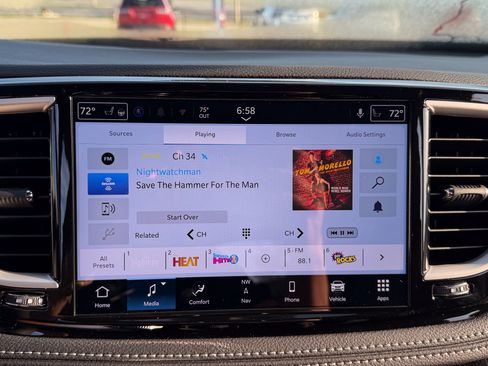 New 2027 Chrysler Pacifica Select AWD/4WD image 23