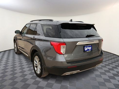 Used 2022 Ford Explorer XLT w/ Equipment Group 202A image 3