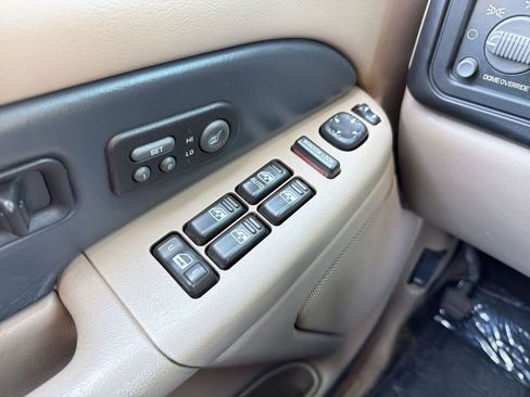 Used 2002 Chevrolet Avalanche 4x4 w/ Off-Road Suspension Pkg image 21