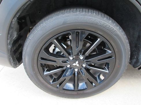 Used 2025 Mitsubishi Eclipse Cross LE AWD/4WD image 9