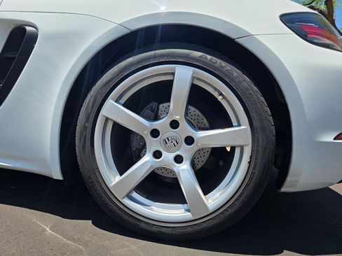 Used 2018 Porsche 718 Cayman RWD image 26