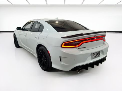 Used 2016 Dodge Charger R/T w/ Navigation & Travel Group RWD image 6