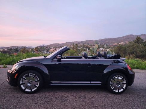 Used 2013 Volkswagen Beetle 2.5 FWD image 5