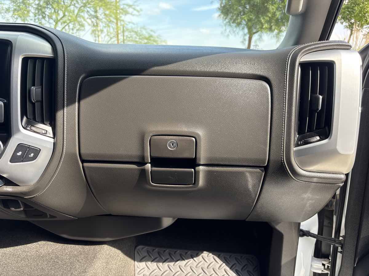 Used 2018 GMC Sierra 2500 SLT w/ Duramax Plus Package AWD/4WD image 17