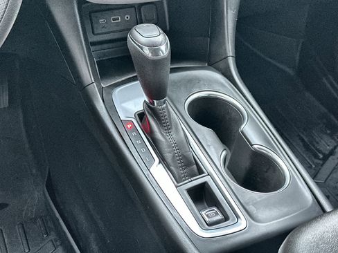 Used 2020 Chevrolet Equinox LT image 23