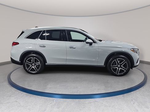 New 2026 Mercedes-Benz GLC 300 image 4