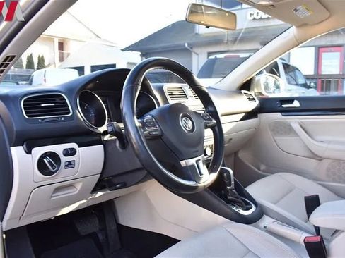 Used 2013 Volkswagen Jetta TDI FWD image 3