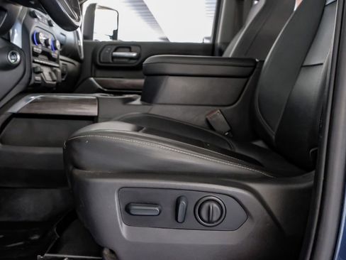 Used 2022 Chevrolet Silverado 2500 LTZ w/ LTZ Plus Package image 31