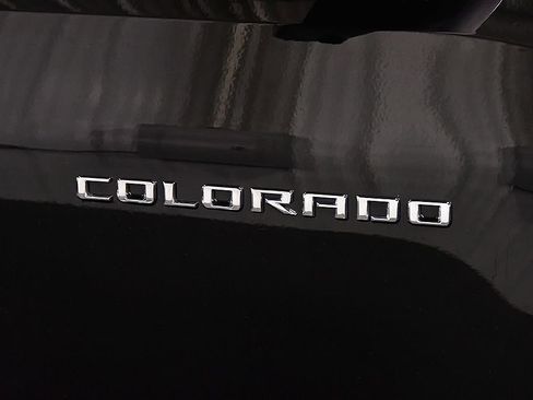Used 2024 Chevrolet Colorado Trail Boss w/ Technology Package AWD/4WD image 11