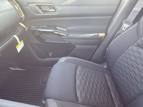 New 2025 Nissan Pathfinder SV image 12