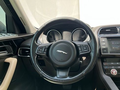 Used 2017 Jaguar F-PACE Prestige AWD/4WD image 18