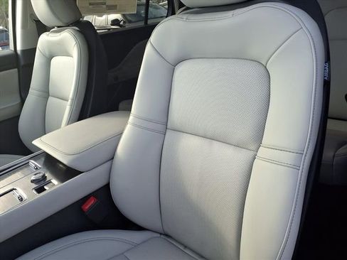 New 2026 Lincoln Aviator 2WD image 8