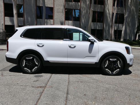 Used 2023 Kia Telluride S w/ S Sunroof Package AWD/4WD image 2