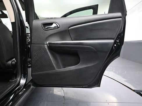 Used 2019 Dodge Journey SE image 37