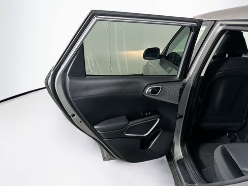 Used 2025 Kia Soul LX w/ LX Technology Package image 27