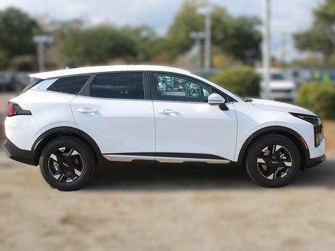 New 2026 Kia Sportage LX FWD image 5