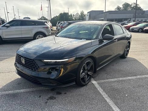 Used 2025 Honda Accord Sport image 2