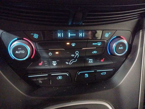 Used 2017 Ford C-MAX Energi SE w/ Equipment Group 401A image 16