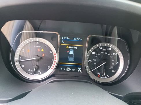 Used 2019 Nissan Titan PRO-4X w/ Pro-4x Convenience Package image 11