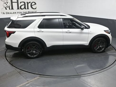 Used 2025 Ford Explorer ST-Line w/ ST-Line Street Pack AWD/4WD image 41