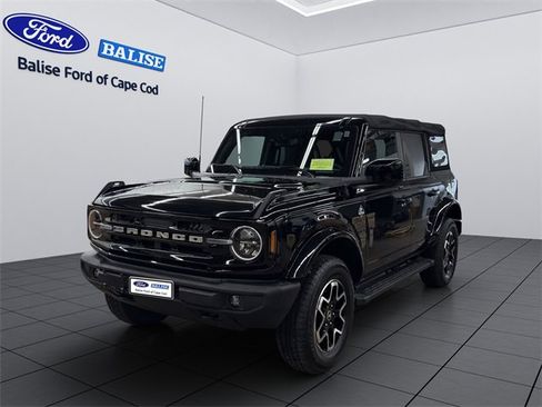 Used 2023 Ford Bronco Outer Banks image 2