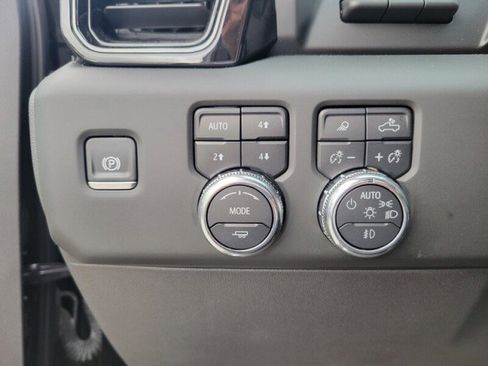 Used 2025 GMC Sierra 1500 AT4 w/ AT4 Premium Package AWD/4WD image 20