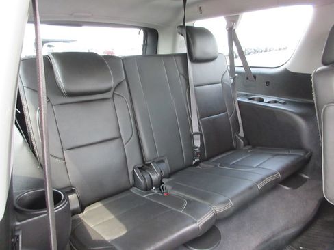Used 2019 GMC Yukon XL Denali w/ Open Road Package RWD image 28