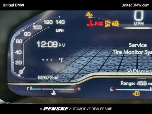 Used 2023 GMC Yukon XL SLT w/ SLT Premium Package AWD/4WD image 7