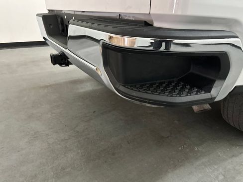 Used 2022 Chevrolet Silverado 1500 LT w/ Bed Protection Package AWD/4WD image 10