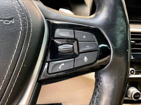 Used 2017 BMW 530i xDrive AWD/4WD image 14