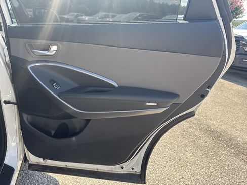 Used 2016 Hyundai Santa Fe SE w/ Option Group 02 FWD image 20