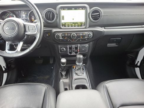 Used 2023 Jeep Wrangler Sahara w/ Cold Weather Group image 15