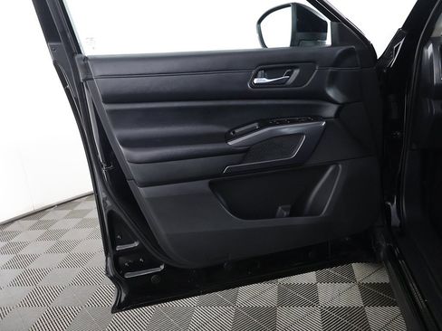 Used 2023 Nissan Pathfinder SL image 22