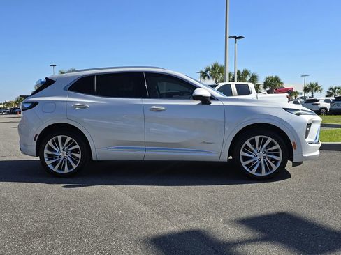 Certified 2025 Buick Envision Avenir image 3