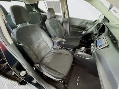 Used 2022 Nissan Kicks S image 27
