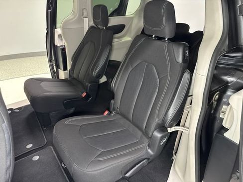 Used 2020 Chrysler Voyager LX FWD image 2