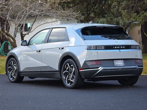 Used 2023 Hyundai Ioniq 5 SE image 6