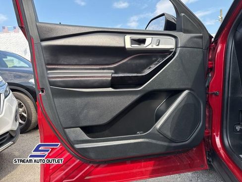 Used 2023 Ford Explorer ST-Line w/ Class IV Trailer Tow Package AWD/4WD image 32