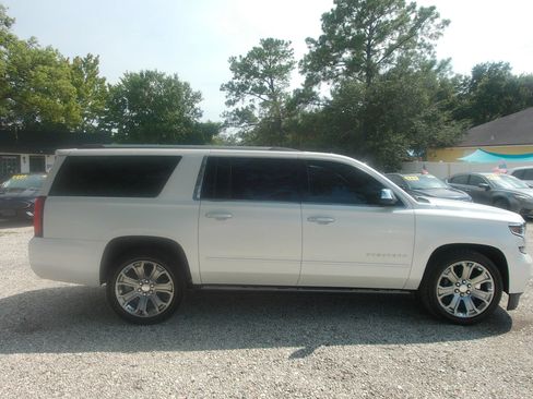 Used 2017 Chevrolet Suburban Premier RWD image 4