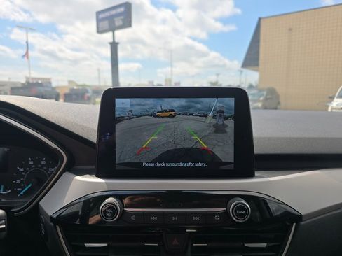 Used 2022 Ford Escape SEL image 17