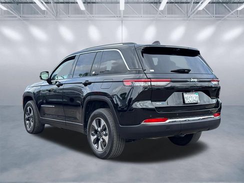 Used 2022 Jeep Grand Cherokee Limited 4xe w/ Luxury Tech Group II AWD/4WD image 4