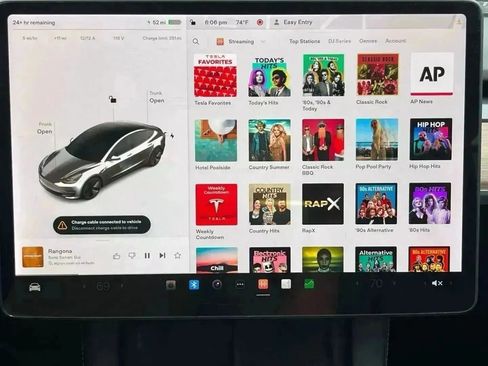 Used 2023 Tesla Model 3 Standard Range image 16