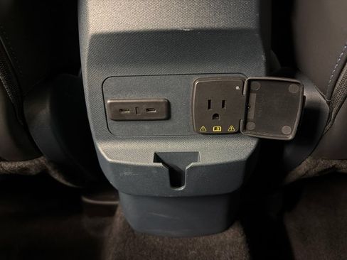 Certified 2025 Ford Maverick Lobo AWD/4WD image 33