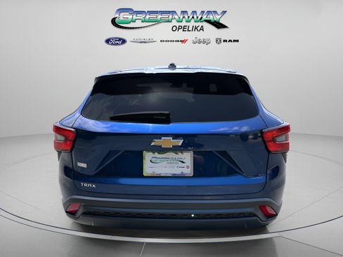 Used 2024 Chevrolet Trax LS FWD image 4