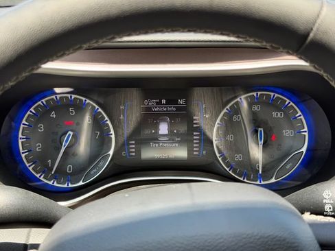Used 2023 Chrysler Voyager LX FWD image 32