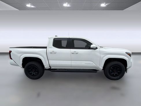 Used 2026 Toyota Tacoma SR5 RWD image 8