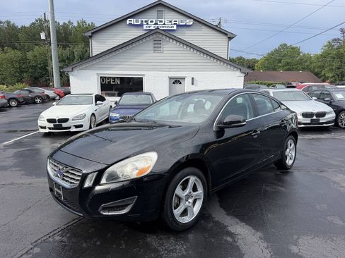 Used 2013 Volvo S60 T5 FWD image 1
